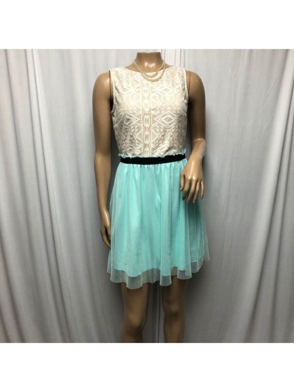 Speechless Dress Size 7 Cream Lace Top Mint Green Mesh Lined Short Skirt